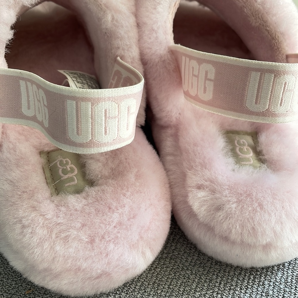 UGG slippers Like New